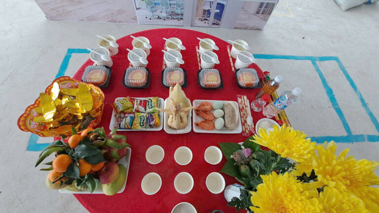 MÂM CÚNG ĐỘNG THỔ