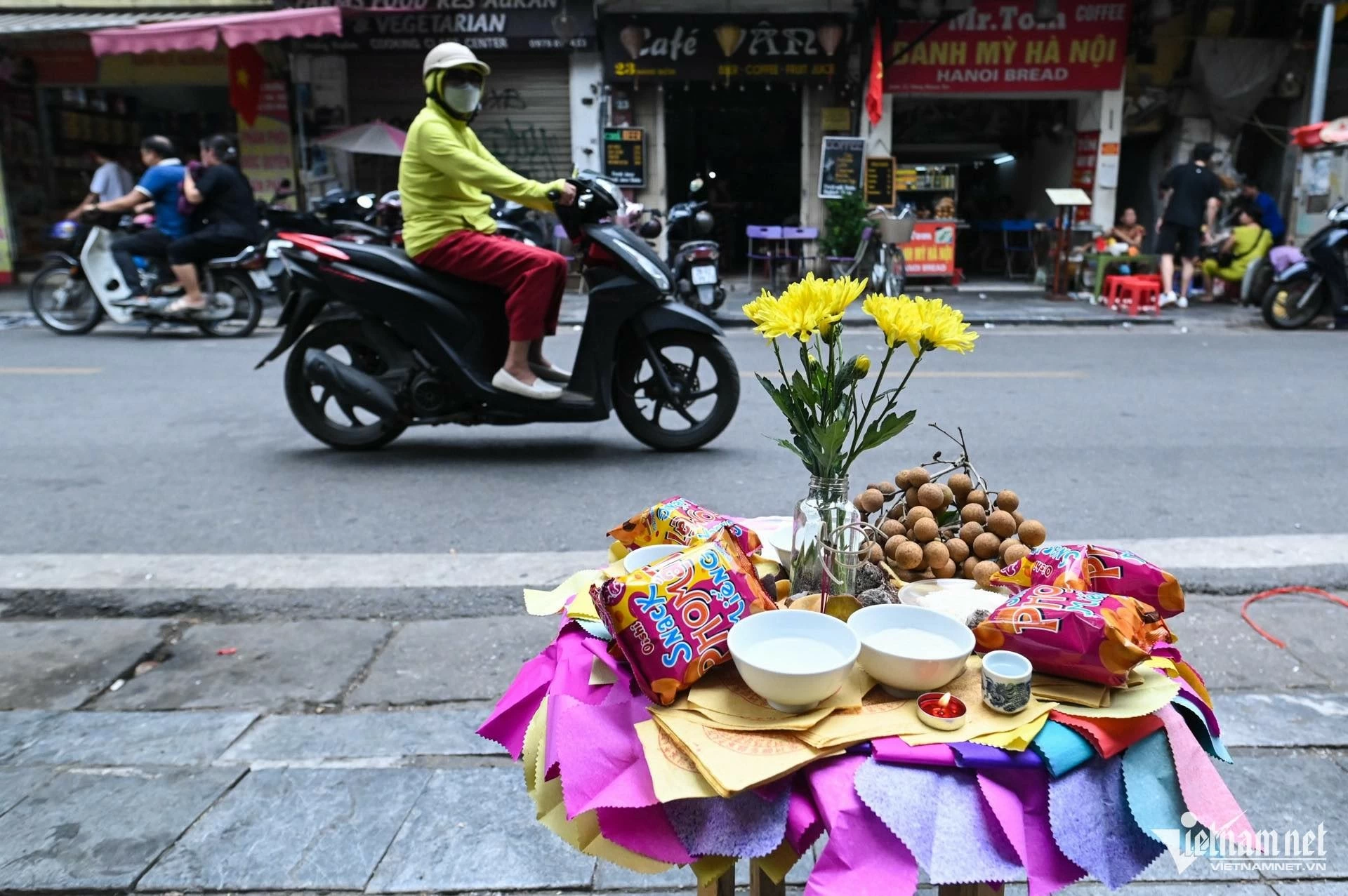 Cách cúng chúng sinh tại nhà đúng nghi lễ